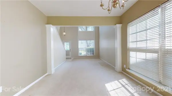 3433 Laurenhurst LN, Charlotte, NC 28270