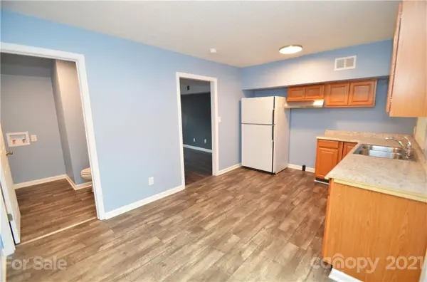 420 4th ST, Hickory, NC 28602