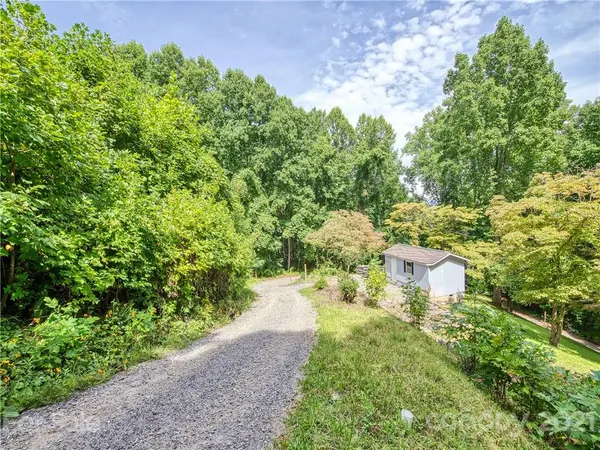 202 Pineneedle WAY, Canton, NC 28716