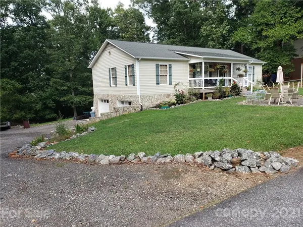 5570 George Henry DR, Hickory, NC 28602
