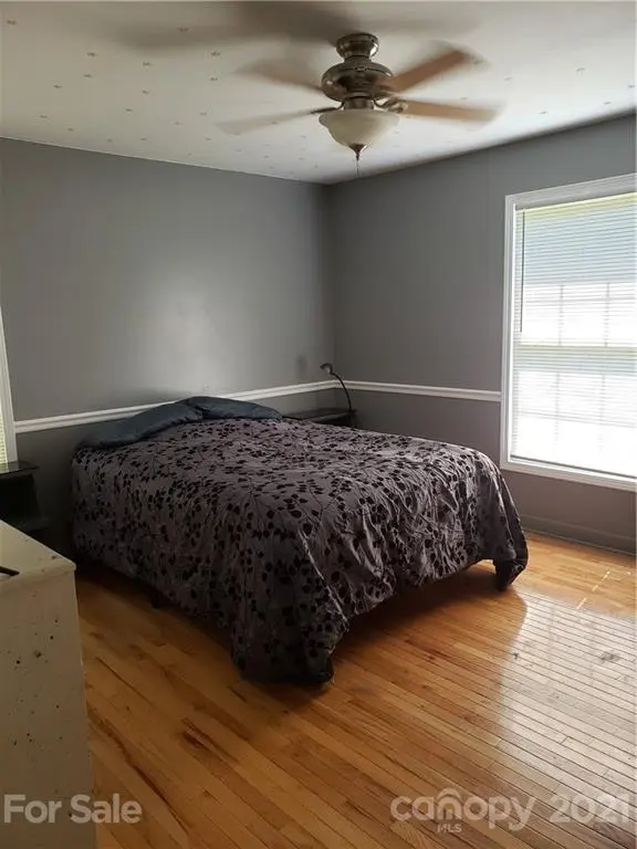 5570 George Henry DR, Hickory, NC 28602