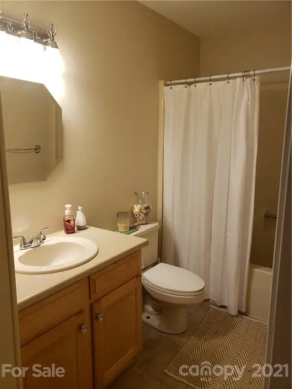 5570 George Henry DR, Hickory, NC 28602