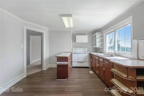 303 Eastwood DR, Mount Holly, NC 28120
