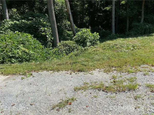 305 Glenn Bridge RD, Arden, NC 28704