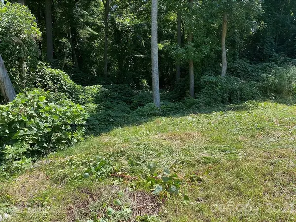 305 Glenn Bridge RD, Arden, NC 28704