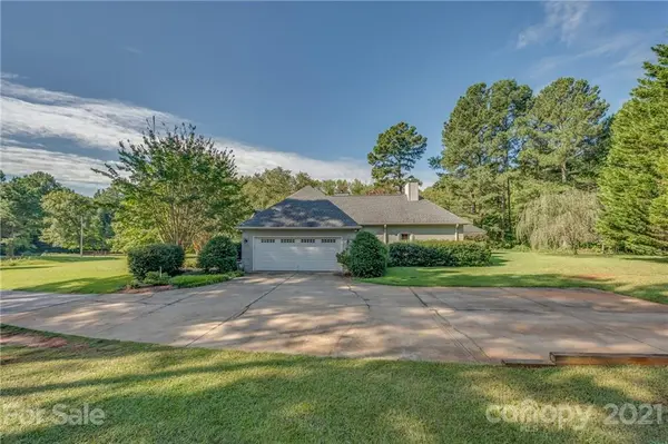 120 Pleasant Hill RD, Landrum, SC 29356