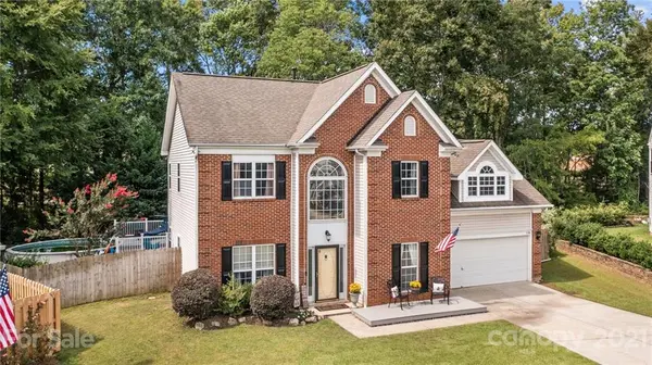 16106 Greybriar Forest LN, Charlotte, NC 28278