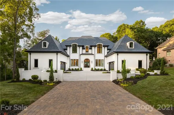 2016 Kings Manor DR, Matthews, NC 28104