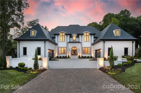 2016 Kings Manor DR, Matthews, NC 28104