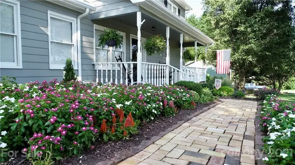 1724 Acorn AVE, Hudson, NC 28638