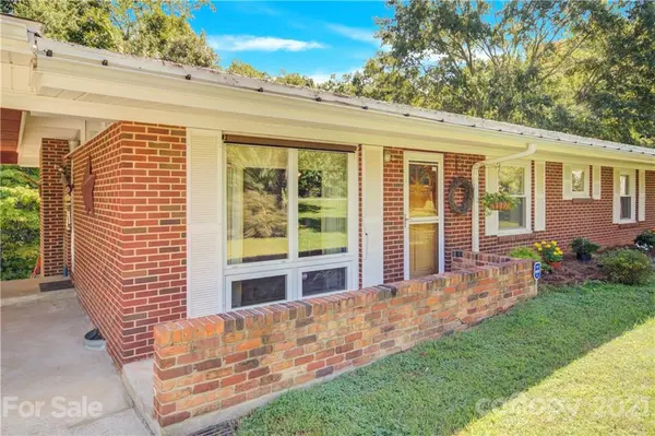 145 Azalea RD, Mooresville, NC 28115