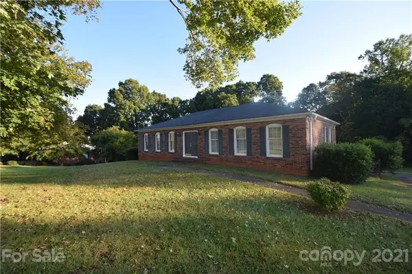 204 Lincoln DR,  Forest City,  NC 28043