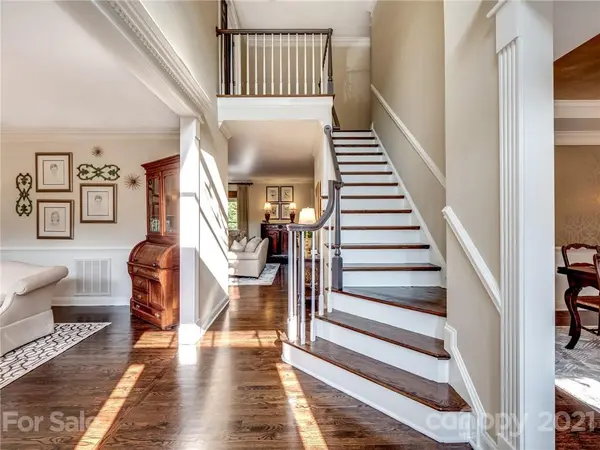 1715 Reverdy Oaks DR, Matthews, NC 28105