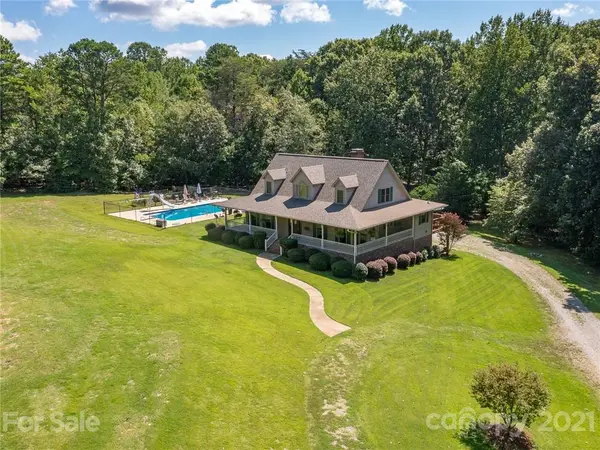 124 Wicklow LN, Campobello, SC 29322