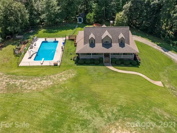124 Wicklow LN, Campobello, SC 29322
