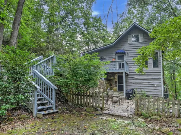72 Royal Knoll DR, Hendersonville, NC 28739