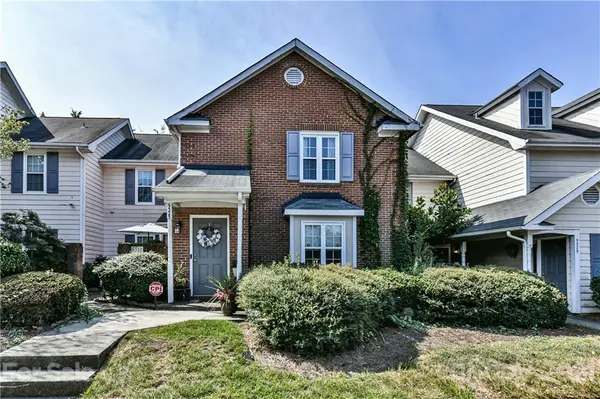 9325 S Vicksburg Park CT, Charlotte, NC 28210