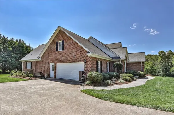 531 Westbrook ST, Jonesville, NC 28642