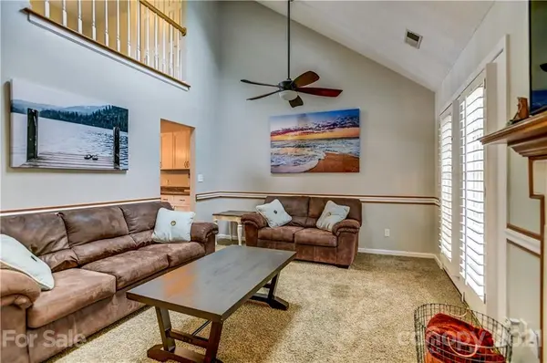 263 Commodore LOOP #64, Mooresville, NC 28117