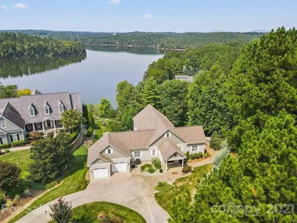 124 Edgewater CT, Granite Falls, NC 28630