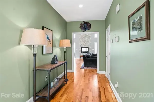 124 Edgewater CT, Granite Falls, NC 28630