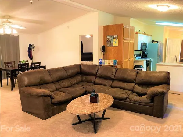 127 Mountainview RD, Bostic, NC 28018