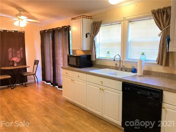 127 Mountainview RD, Bostic, NC 28018