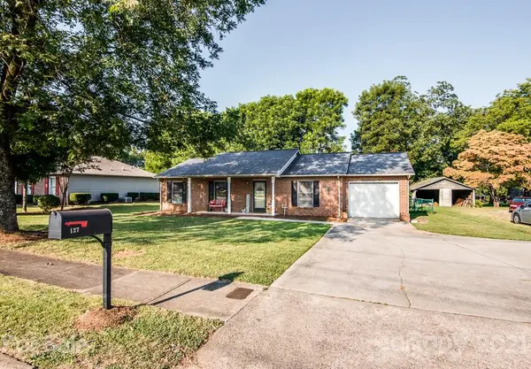 127 1st AVE N, Conover, NC 28613