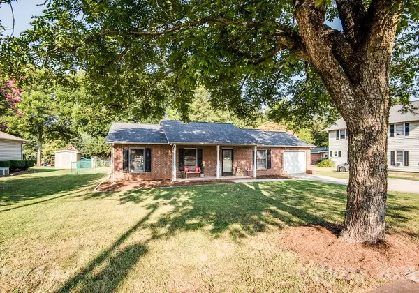 127 1st AVE N, Conover, NC 28613