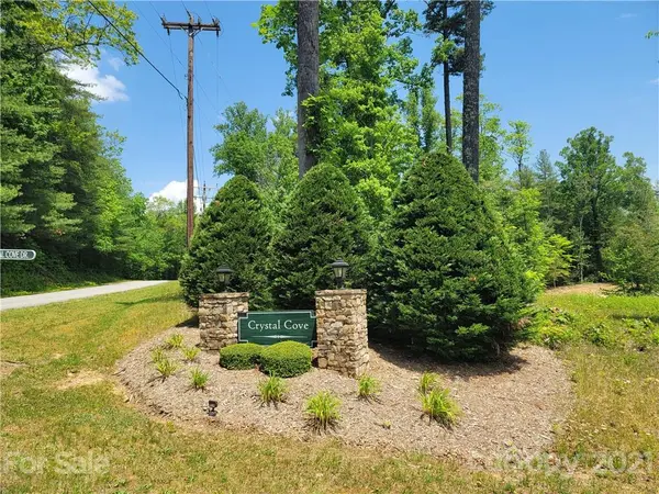 55 Crystal Cove DR, Etowah, NC 28739