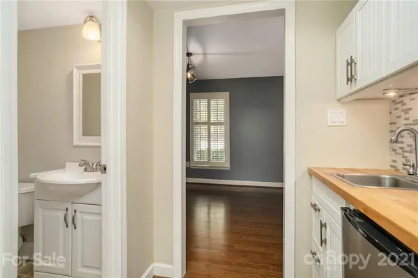 1323 Falkenburg CT, Matthews, NC 28105