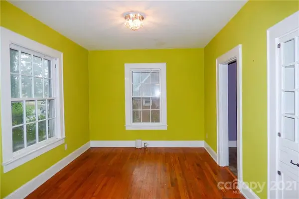 824 2nd AVE NW, Hickory, NC 28601