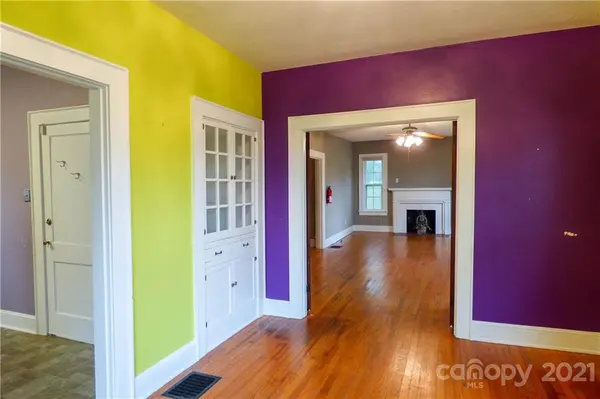 824 2nd AVE NW, Hickory, NC 28601