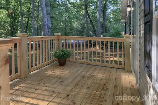 1795 Kestrel Valley LN, Catawba, NC 28609