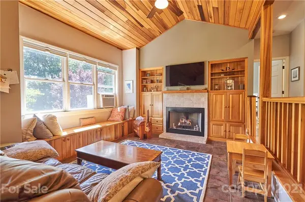 510 Pineview DR, Boone, NC 28607