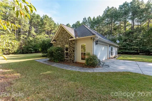 2823 Choate RD, Lancaster, SC 29720