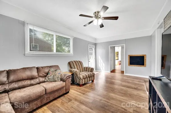 1009 Union TER, Gastonia, NC 28056