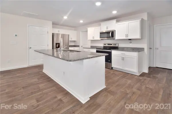 3180 Green Apple DR, Dallas, NC 28034