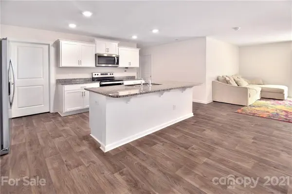 3180 Green Apple DR, Dallas, NC 28034