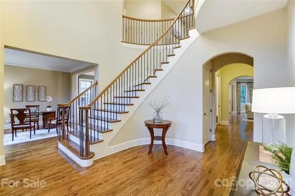 1004 Viscount DR, Matthews, NC 28104