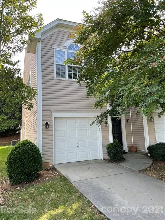 3942 Glenlea Commons DR, Charlotte, NC 28216