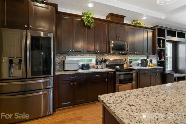 518 Mills Garden RD, Statesville, NC 28625