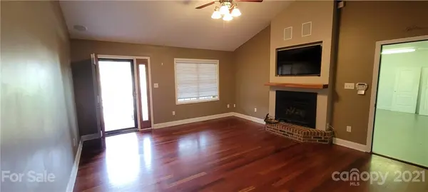 5155 Beaver CT, Hickory, NC 28602