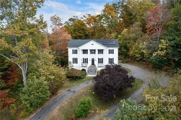231 Riene LN, Swannanoa, NC 28778