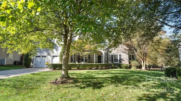6907 Wolf Run DR, Charlotte, NC 28277
