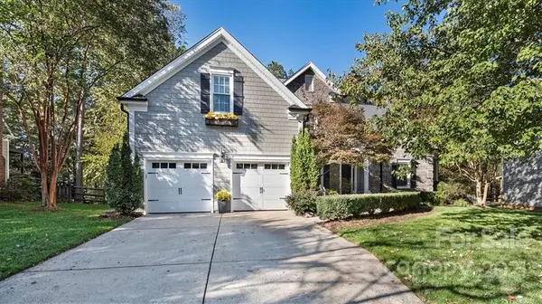 6907 Wolf Run DR, Charlotte, NC 28277