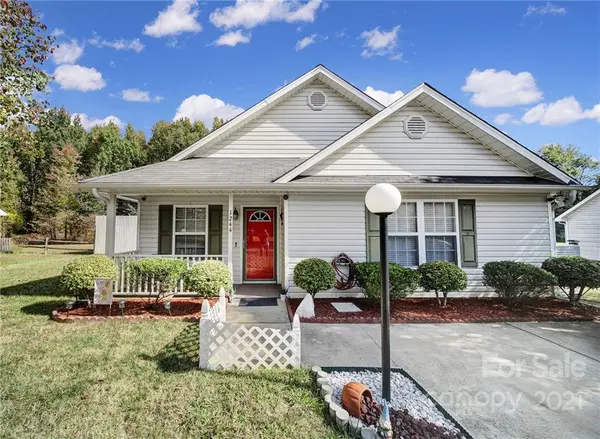 1244 Log Cabin RD, Charlotte, NC 28213