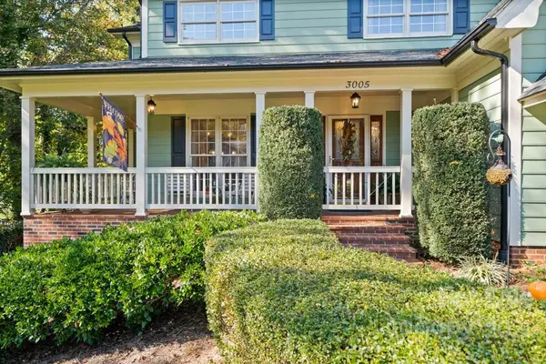3005 9th Street PL NE, Hickory, NC 28601