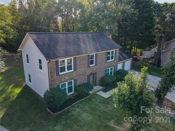 7548 Hounslow LN, Charlotte, NC 28213