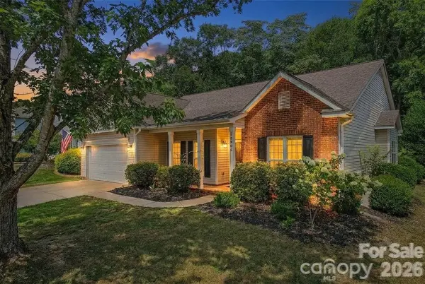 10906 Chamberlain Hall CT, Charlotte, NC 28277